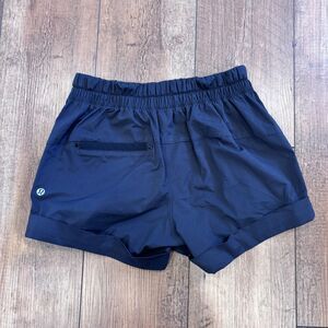 Lululemon Shorts Women Sz 4 Black Spring Break Away Drawstring Pockets Cuffed